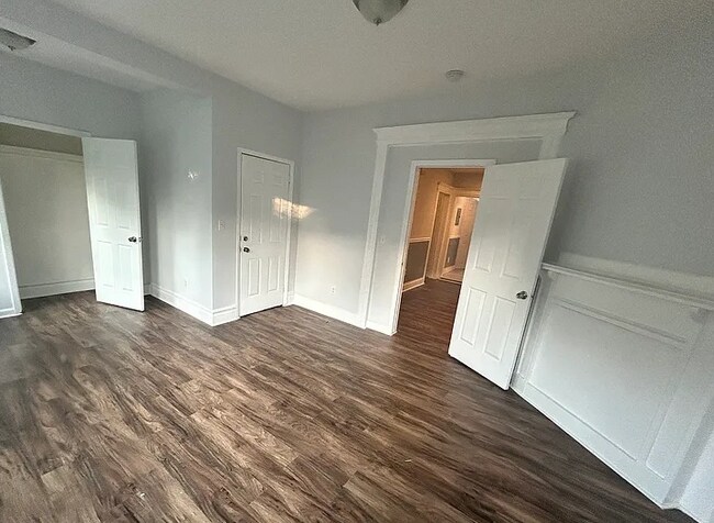 Foto del edificio - 182 Seymour Ave