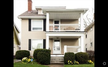 Building Photo - 9817 Parkview Ave