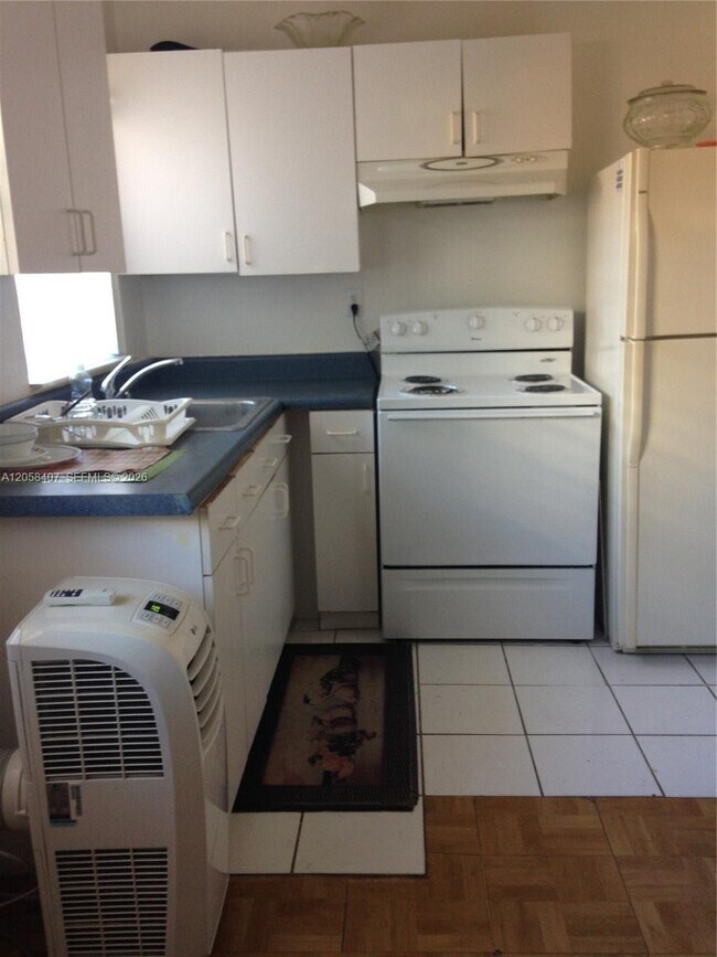 Foto del edificio - 2734 SW 24th Ter