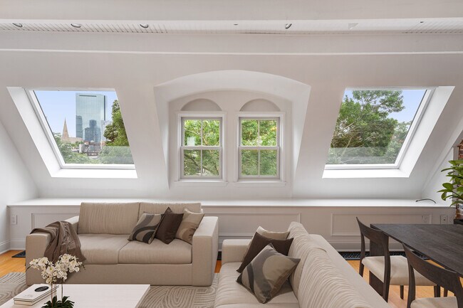 Foto del edificio - 208 W Springfield St