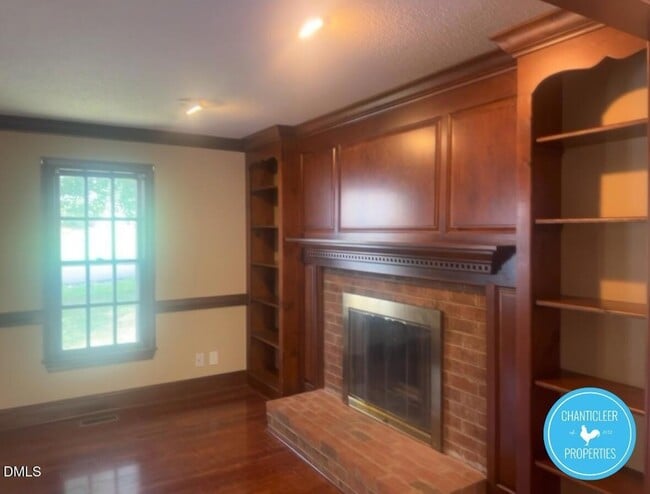 Building Photo - 6923 Sandringham Dr