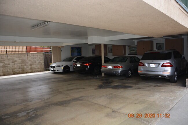 Clean garage with storage - 1017 Sonora Ave