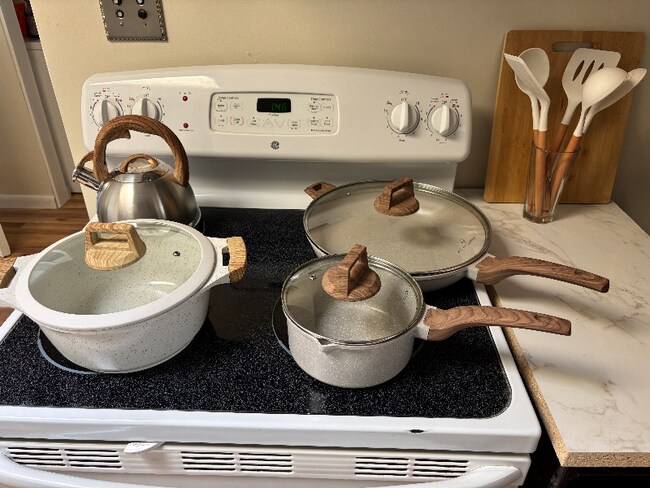 Foto del edificio - 700 N Monterey Ave