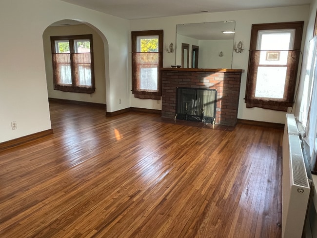 Foto del edificio - 208 W 3rd St