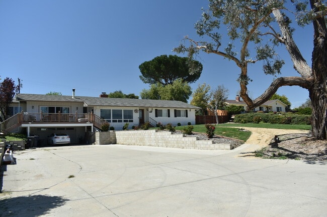 Building Photo - 1203 Calzada Ave