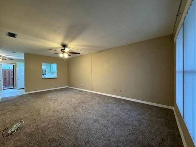 Building Photo - 2/1.5 Townhome in Port Orange
