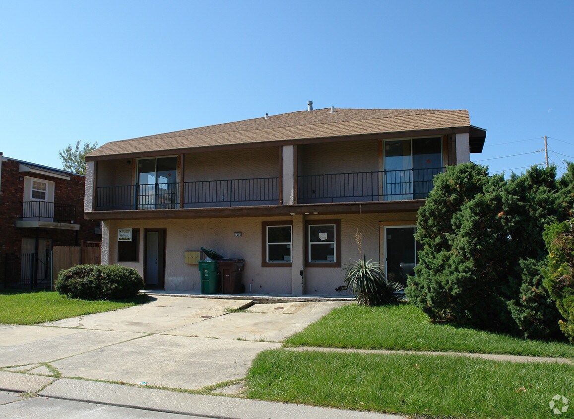 Primary Photo - 3681 Martinique Ave