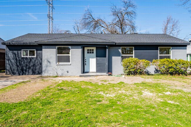 Building Photo - 2703 El Capitan Dr