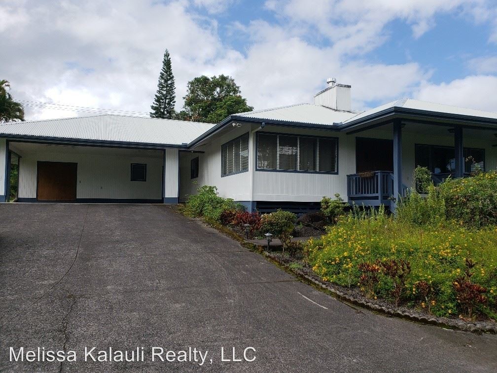 3 br, 2.5 bath House 1694 Waianuenue Avenue House Rental in Hilo