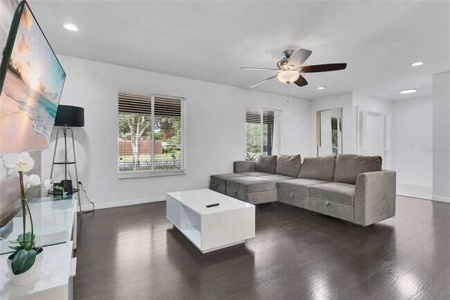 Building Photo - 8644 Sandberry Blvd