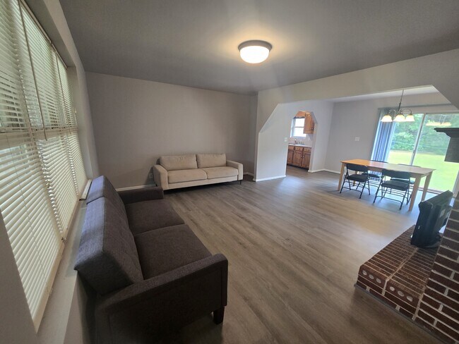 Foto del edificio - 793 Tommy Miller Rd