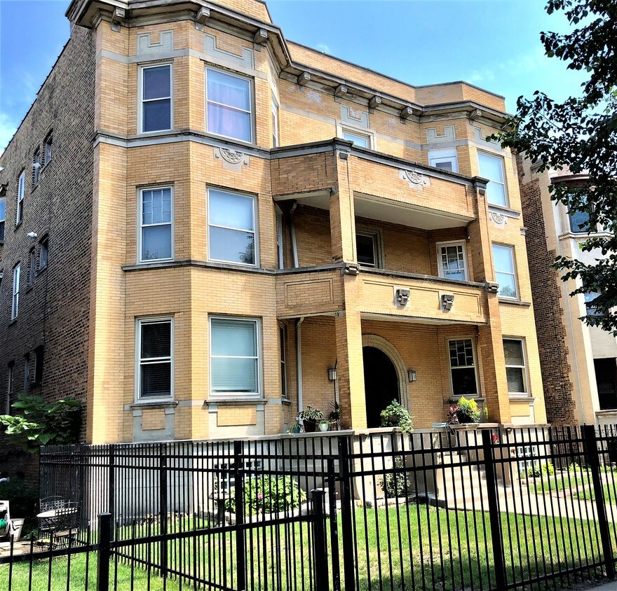 Primary Photo - 4435 N Paulina St