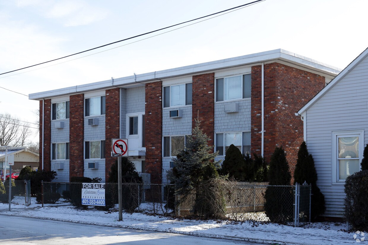 Building Photo - 425 Warren Ave