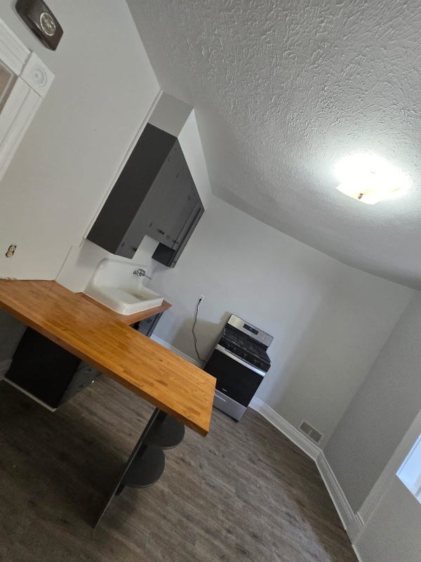 Foto del edificio - 3524 Cass St