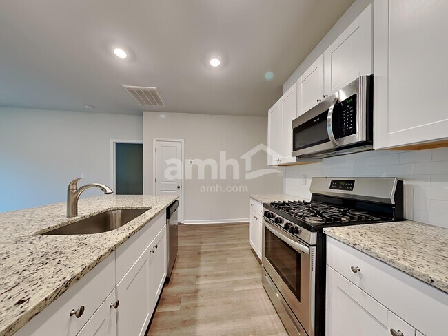 Foto del edificio - 306 Squire Pope Rd