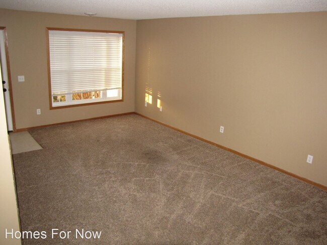 Building Photo - 2 br, 1.5 bath House - 370 Wilderness Dr.