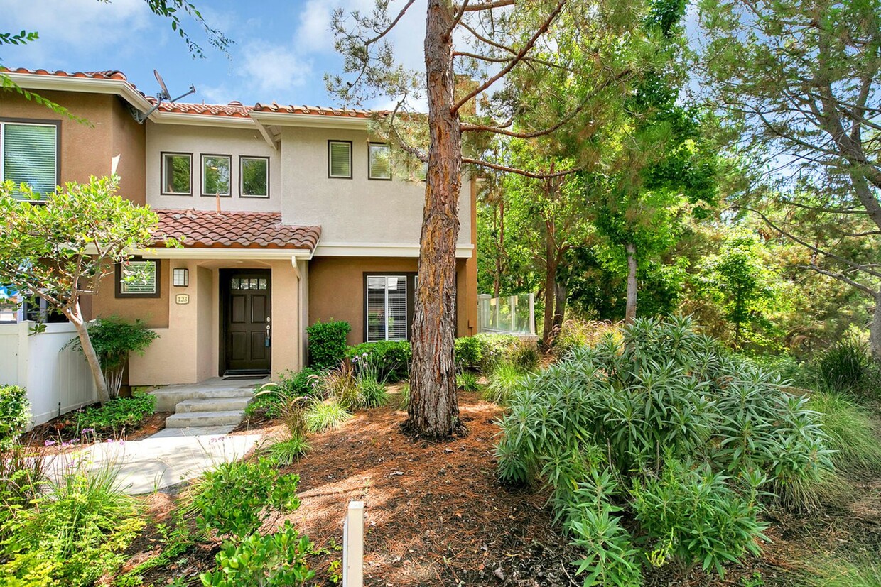 Primary Photo - Gorgeous Townhome