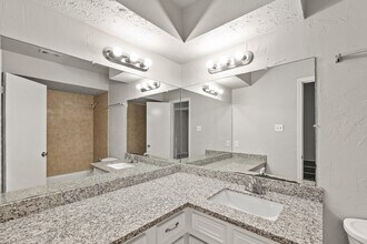Building Photo - 2922 Hunters Glen Dr