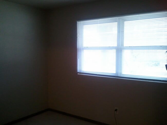 Building Photo - 4475 W Bellview Dr