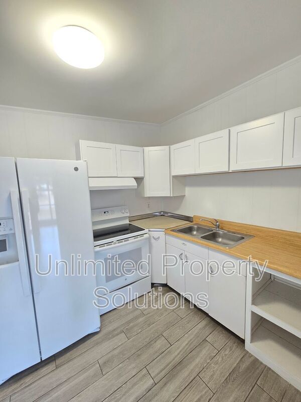 Foto del edificio - 2418 Monroe St