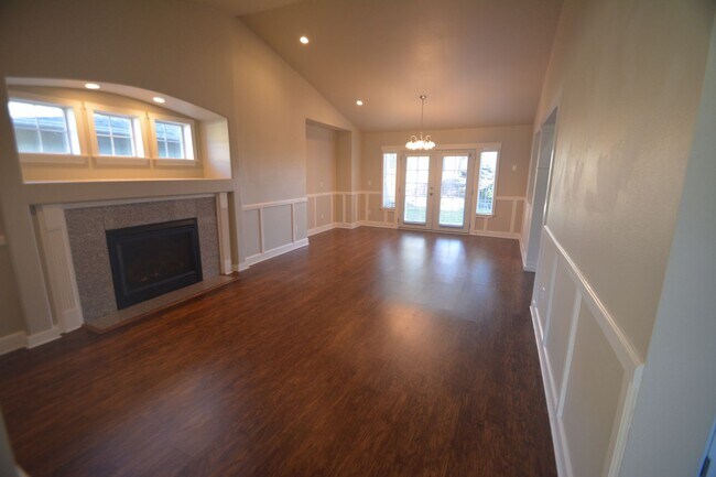 Building Photo - 1501 90th Dr NE
