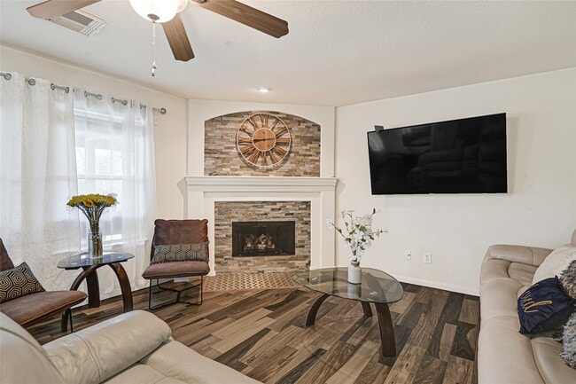 Foto del edificio - 2527 Spring Lily Ct