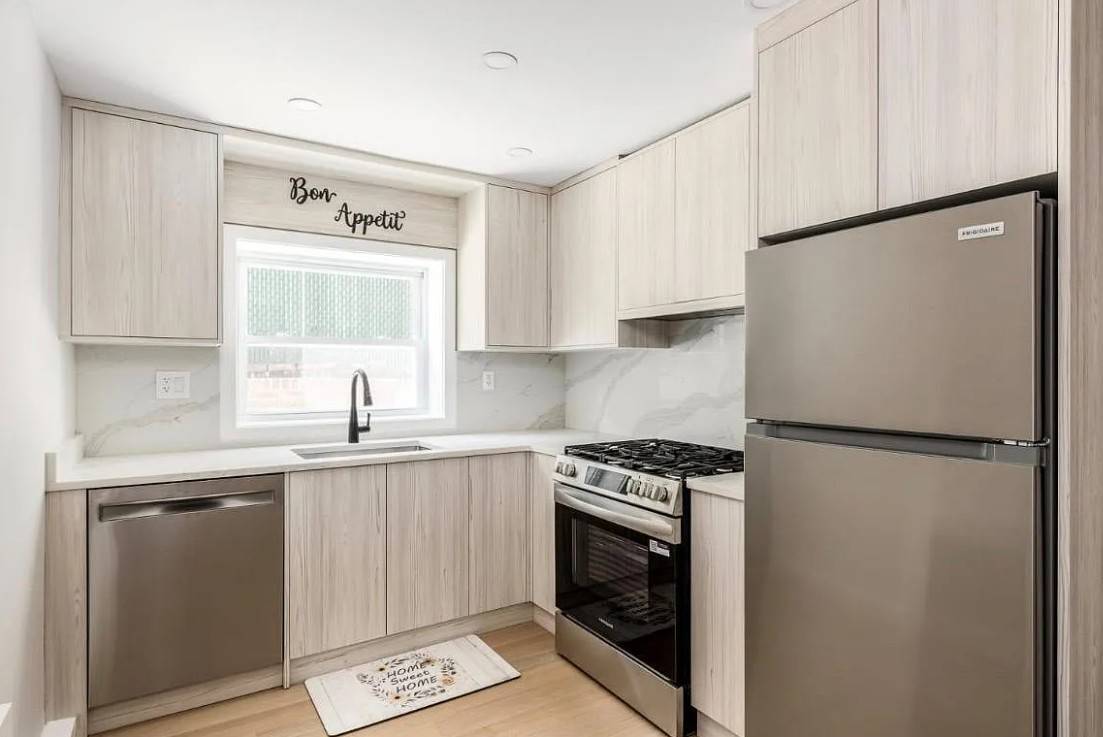Foto del edificio - 208-12 53rd Ave