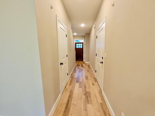 Foto del edificio - Fantastic 3 bedroom, 2 1/2 Bathroom Townhouse with Energy STAR Efficient Ratings in A Great Locat...