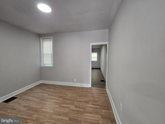 Building Photo - 6138 N Lambert St