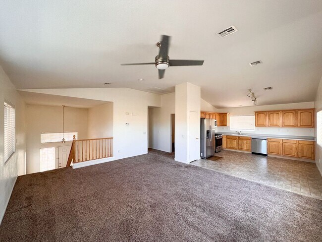 Building Photo - 3 Bed, 3 Bath Split-Level Home in Gated Co...