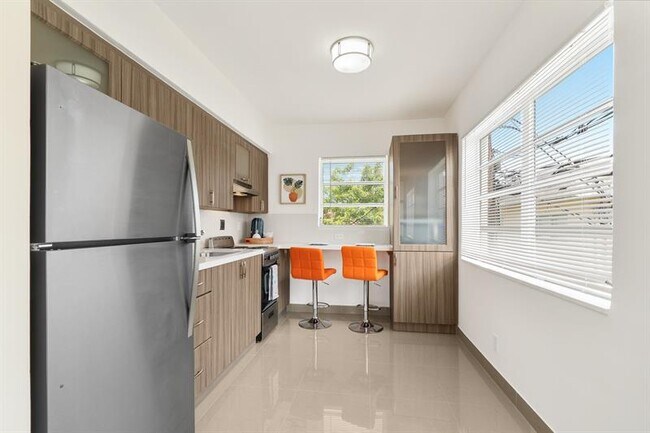 Foto del edificio - 620 NE 2nd Ct