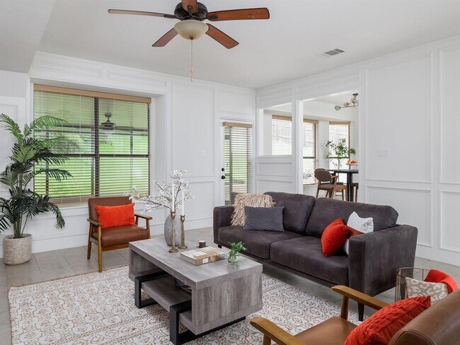 Foto del edificio - 9305 Rolling Oaks Trail