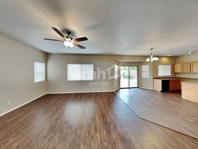 Building Photo - 1509 S 123rd Dr