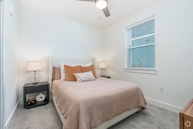 2BR, 2BA - 983SF - Bedroom - Woods at Forest Crossing