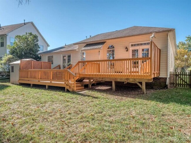 Building Photo - Partially Furnished Home for Rent