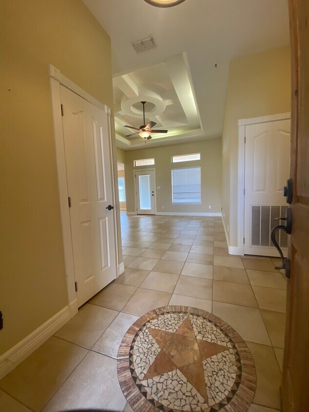 Primary Photo - 1730 Karis Ct E