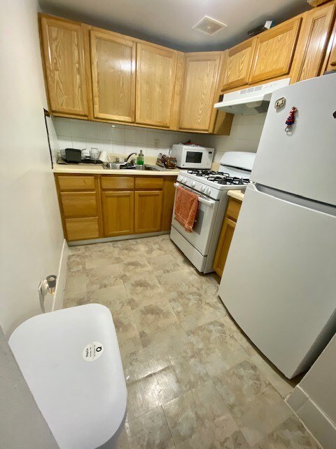 Building Photo - 37 Odell Ave