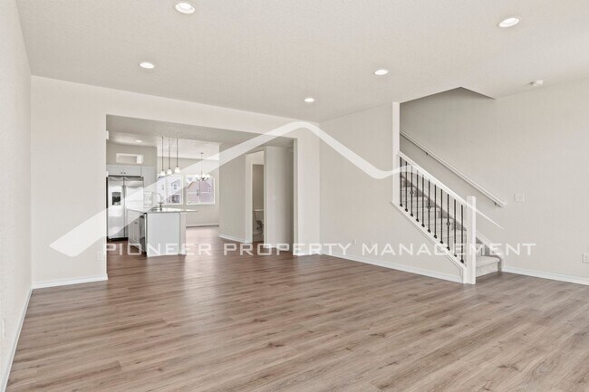 Foto del edificio - Modern 3-Bed + Office. Multi-Level Townhou...