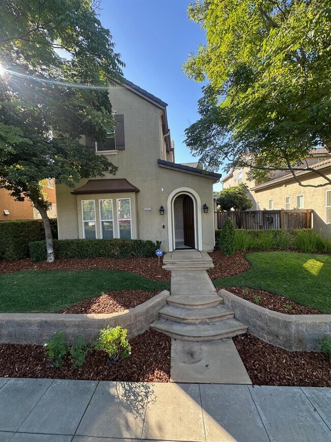 Foto del edificio - 3852 Harlan Ranch Blvd