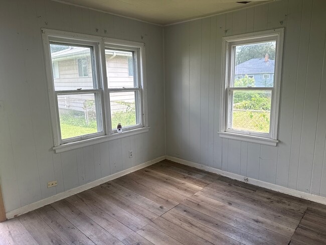 Foto del edificio - 2049 N Gale Ave