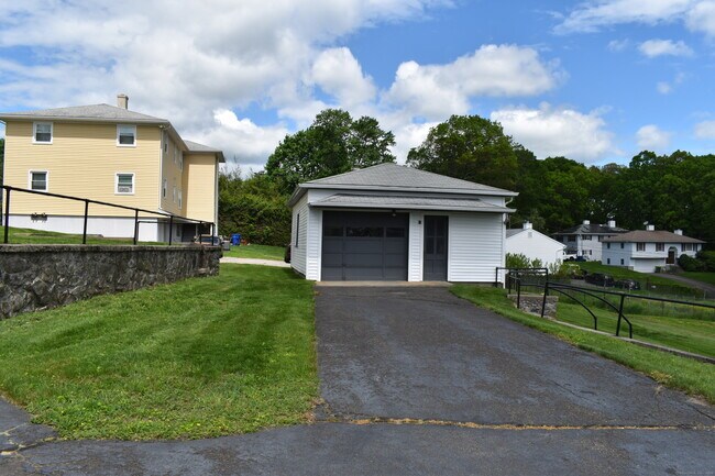 Building Photo - 158 Martone St