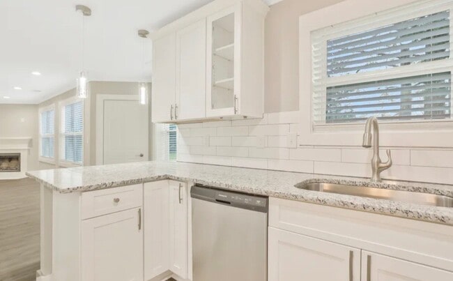 Building Photo - 2441 Raven Cir