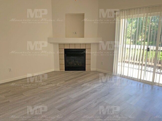 Foto del edificio - 5225 White Willow Dr