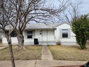 Building Photo - 1207 Gray Dr