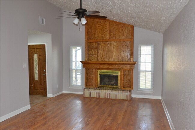 Building Photo - 22527 Market Square Ln