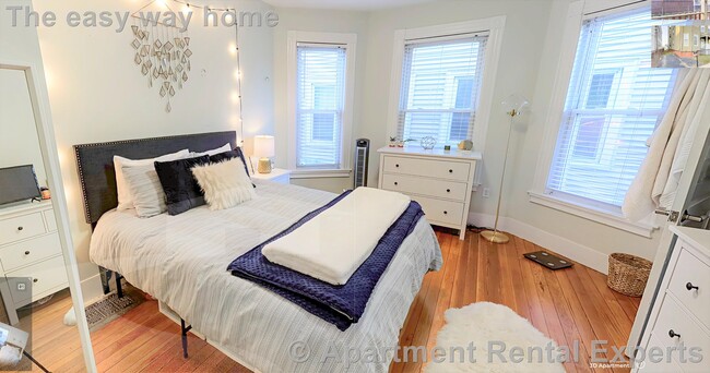 Building Photo - 103 Marion St