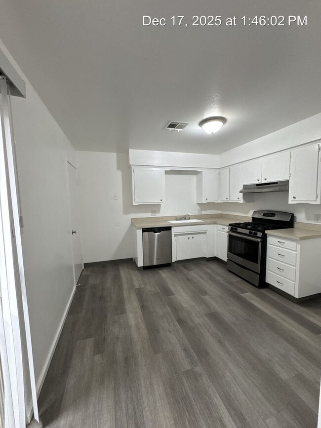 Building Photo - 2967