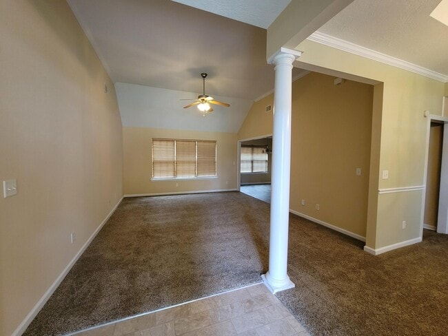 Building Photo - 138 Pendula Ct