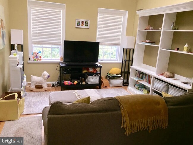 Photo - 3832 Porter St NW (Washington, DC) House