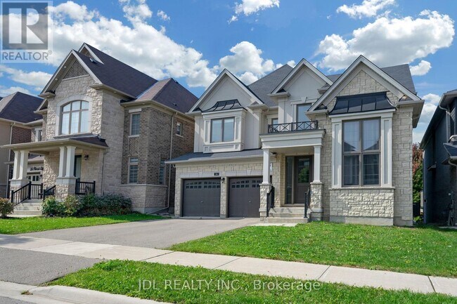 Building Photo - 24 Forest Edge Crescent